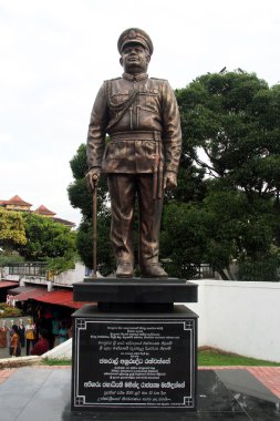bronz heykel