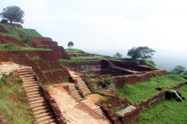 gölet ve kalıntılar