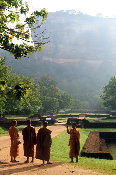 Monges e ruínas — Fotografia de Stock