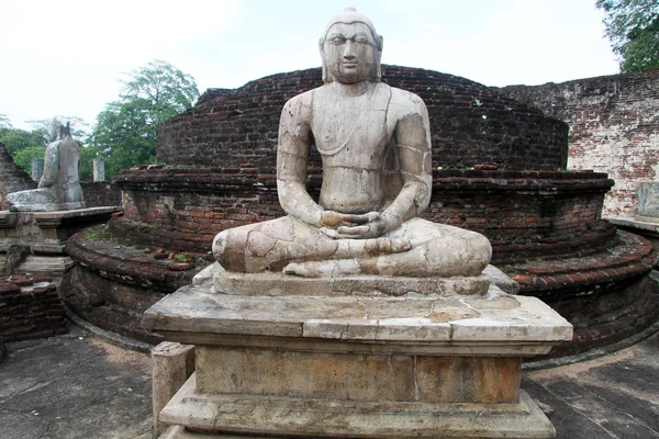 Sittande buddha — Stockfoto