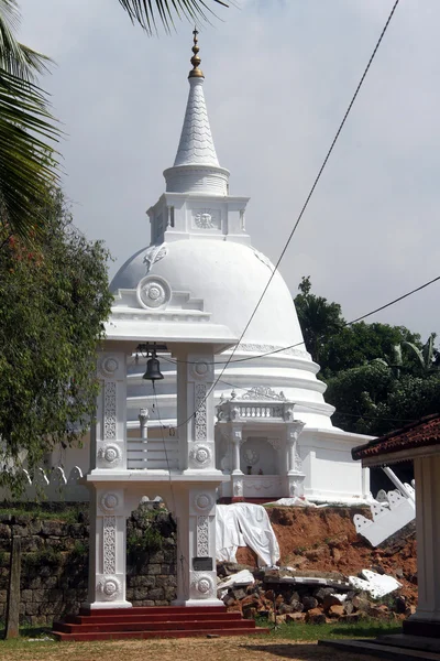 Weiße Stupa — Stockfoto