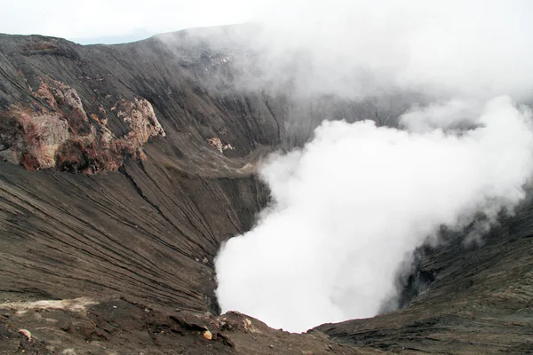 Bromo kraterin içinde — Stok fotoğraf