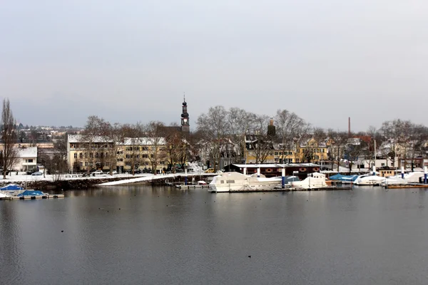 Wiesbaden, schierstein port på vintern — Stockfoto