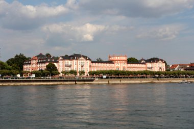 wiesbaden sarayda Biebrich