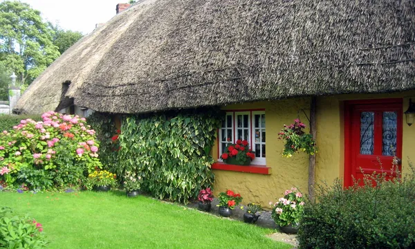 Irländsk traditionell stuga — Stockfoto