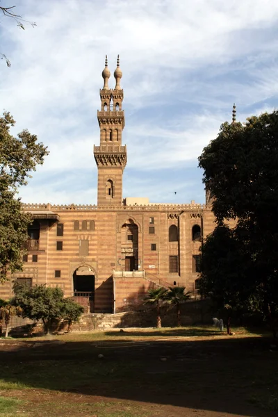 Uniwersytet al-azhar i meczet w centralnej części miasta Kair, Egipt — Zdjęcie stockowe
