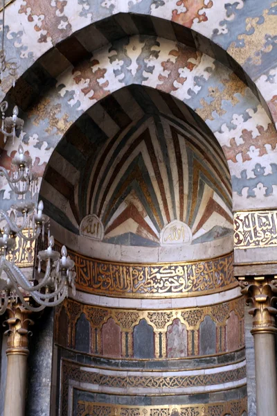 Vista de la Universidad de Al-Azhar y mezquita en la parte central de la ciudad de El Cairo, Egipto — Foto de Stock