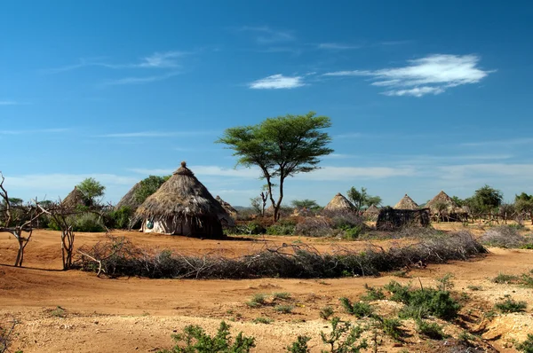 Afrikanische Stammeshütte — Stockfoto