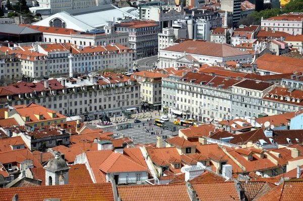 Gyönyörű kilátás nyílik az óváros Lisszabon, Portugália — Stock Fotó
