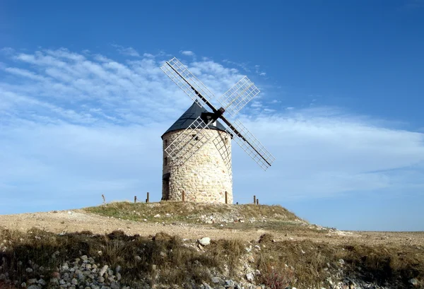 Väderkvarnar, consuegra, Kastilien-la mancha, Spanien — Stockfoto