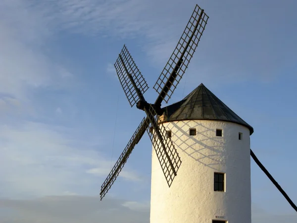 Väderkvarnar, consuegra, Kastilien-la mancha, Spanien — Stockfoto