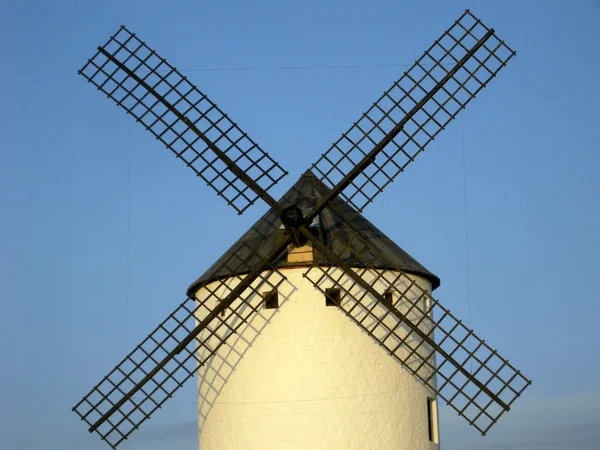 Väderkvarnar, consuegra, Kastilien-la mancha, Spanien — Stockfoto