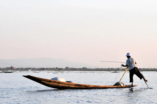 Fishermen on lake Inle — Stock Photo, Image