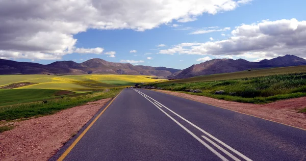Lantlig väg i Sydafrika. — Stockfoto