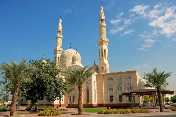 jumeirah camii