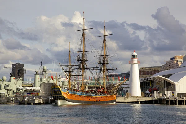 Replika HMS endeavour — Zdjęcie stockowe