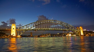 Sydney harbour bridge günbatımı