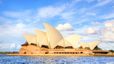 Sydney Opera Binası