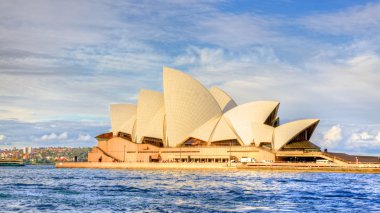 Sydney Opera Binası