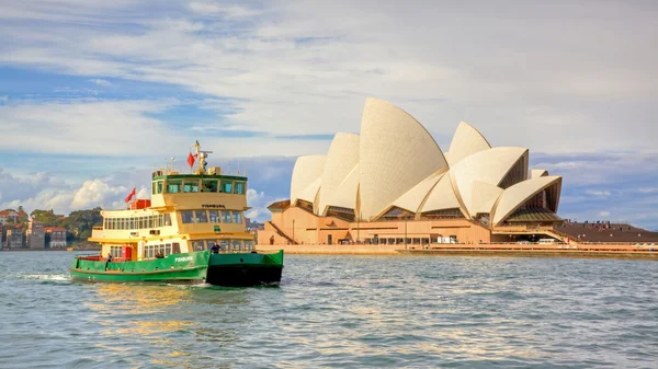 Sydney Opera House e Ferry — Fotografia de Stock