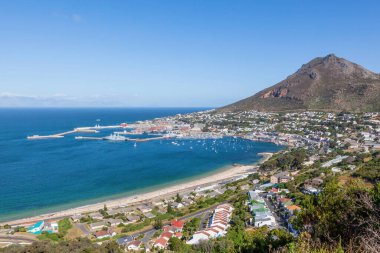 Simonstown, Batı Burnu 'nda, Güney Afrika donanmasının en büyük üssüdür. Cape Peninsula 'daki False Bay sahillerinde yer almaktadır ve iki yüzyıldan uzun süredir bir deniz üssüdür..