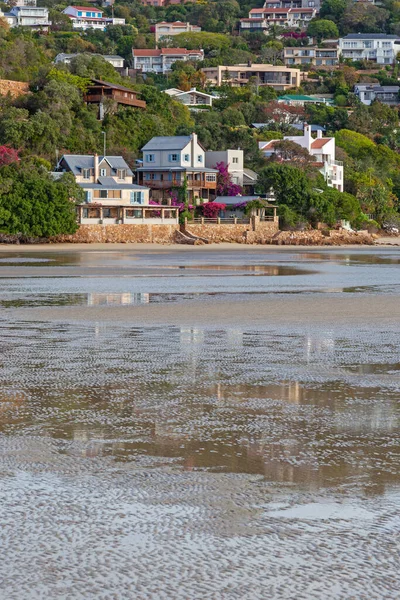 Sular Çekildiğinde Knysna Gölüne Bakan Evler Güney Afrika Nın Bahçe — Stok fotoğraf