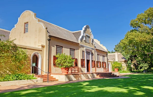 维吉连 Vergelegen 是南非西开普省萨默塞特西部的一座历史悠久的庄园和葡萄酒庄园 — 图库照片