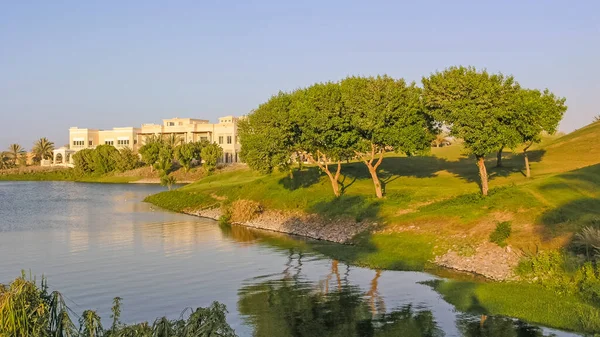 Luxurious Villas Overlooking Lake Emirates Hills Dubai United Arab Emirates — Stock Photo, Image