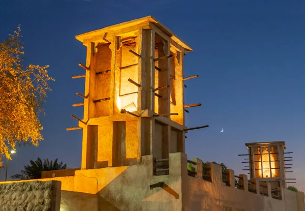 Torres Vento Tradicionais Fotografadas Noite Dubai Heritage Village Nos Emirados — Fotografia de Stock