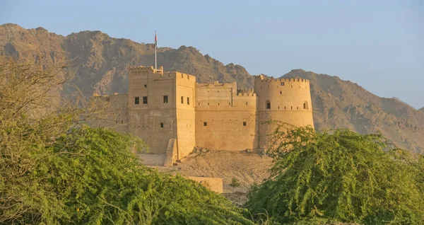 Fujairah Fort Emirátu Stejného Jména Sae Hajar Mountains Pozadí — Stock fotografie