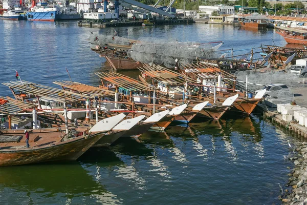 Sharjah Vae Dezember 2004 Traditionelle Fischerboote Beladen Mit Wasserspeiern Oder — Stockfoto