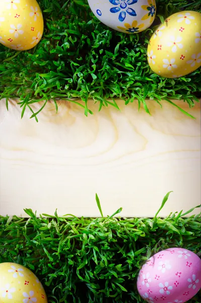 Τέχνη φόντο χλόη Πάσχας και Πασχαλινά αυγά — Φωτογραφία Αρχείου