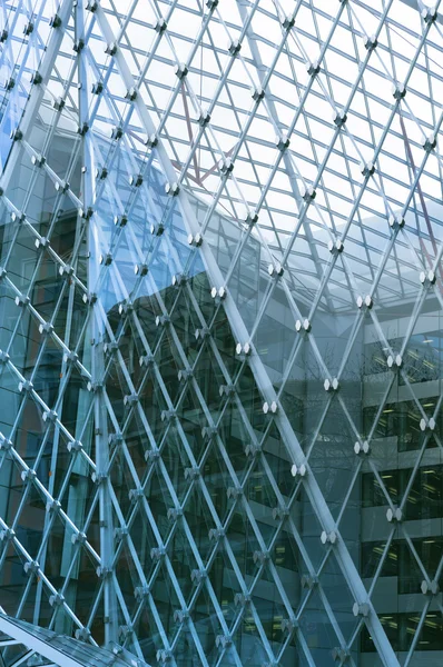Utsidan av moderna glas businesscenter — Stockfoto