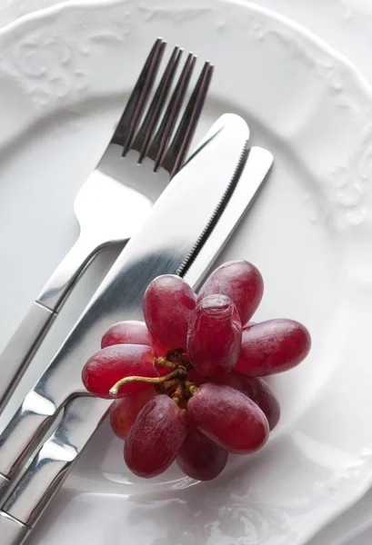 Configuração de lugar com uvas frescas — Fotografia de Stock