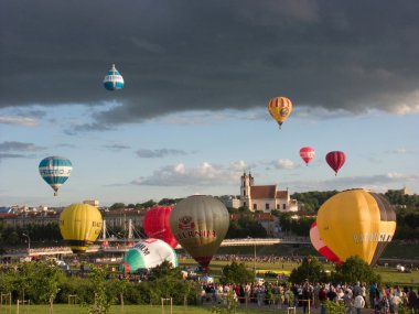 13 Avrupa sıcak hava balonu Şampiyonası