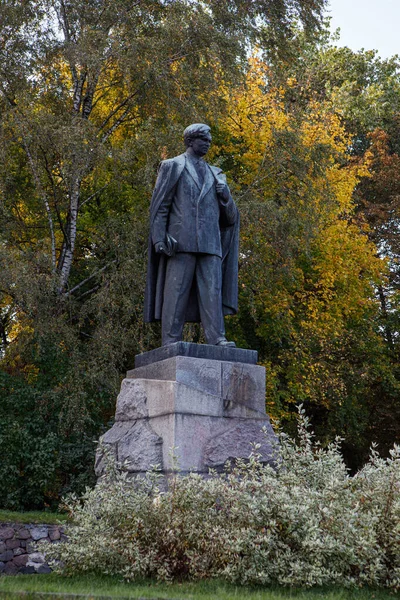 Vilnius Lituania Ottobre 2021 Monumento Petras Cvirka Autore Lituaniano Figura — Foto Stock