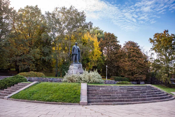 Vilnius Lituania Ottobre 2021 Monumento Petras Cvirka Autore Lituaniano Figura — Foto Stock