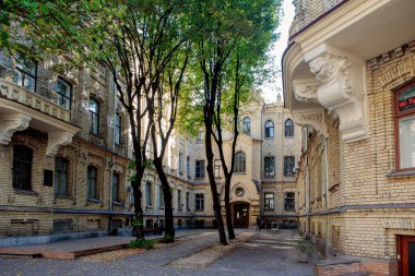 Vilnius, Litvanya - 28 Eylül 2017: M. Prozorov 'un neo-gotik tarzdaki projesine göre 1897-1898 yılları arasında Jaksto Caddesi' nde önemli bir ev inşa edildi. Şimdi 