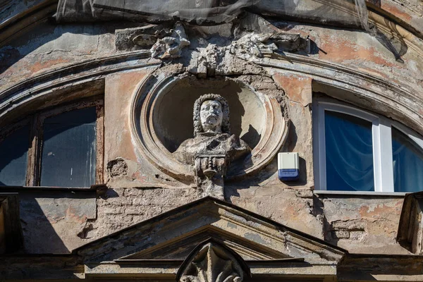 Gebäude Mit Kunstvollen Architektonischen Elementen Der Gediminas Allee Vilnius Litauen — Stockfoto