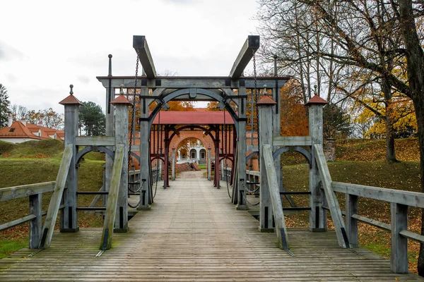 Birzai Lithuania October 2021 Medieval Drawbridge Leads Birzai Castle Lithuania — Stock Photo, Image