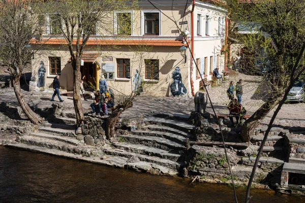 Vilnius Litvanya Nisan 2022 Turistler Uzupis Mahallesi Nin Karakteristik Atölyeleri — Stok fotoğraf