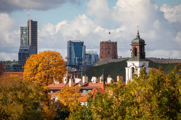 Wilno Litwa Października 2022 Krajobraz Starego Miasta Wilna Zamkiem Gediminas — Zdjęcie stockowe