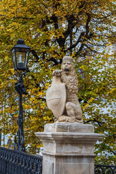 Statue Pierre Lion Couronné Avec Langue Schweizertor Vienne Autriche — Photo