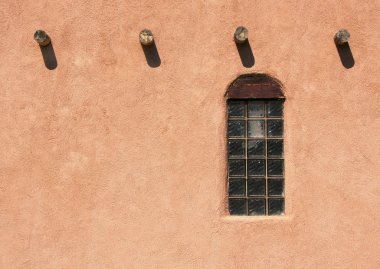 Adobe duvar, kiriş uçları