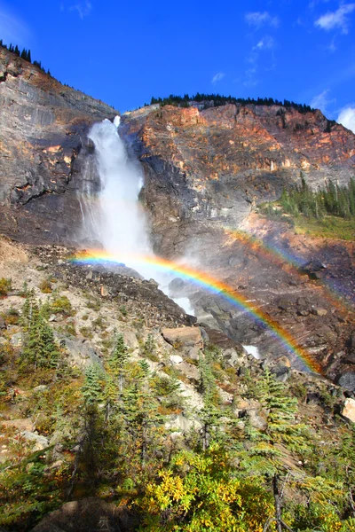 Takakkaw Falls Rainbow no Canadá — Fotografia de Stock