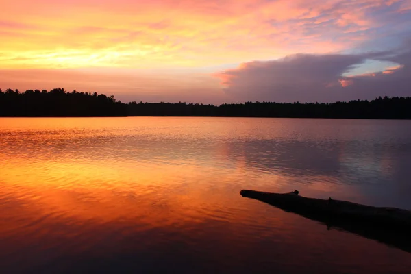 Klassieke northwoods zonsondergang — Stockfoto