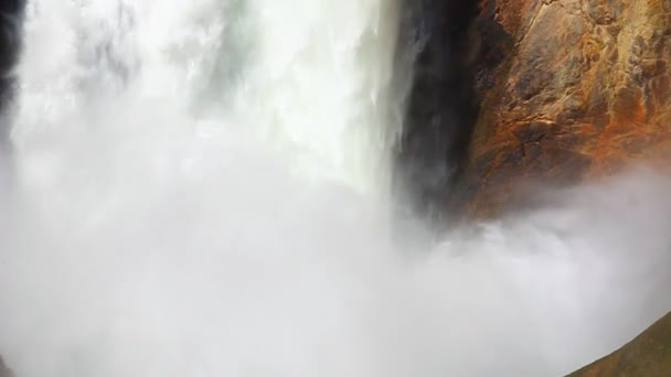 Yellowstone nižší padá mlha — Stock video