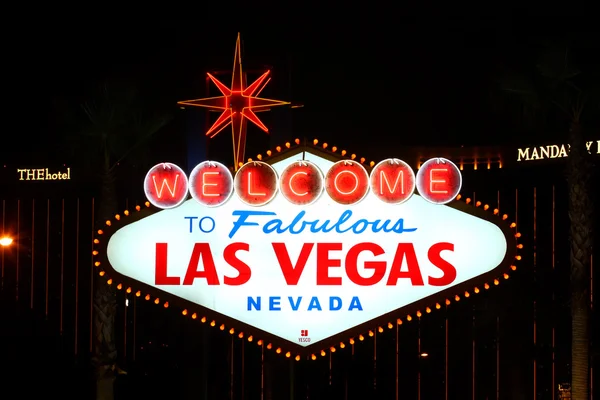 Bienvenido a Fabuloso signo de Las Vegas —  Fotos de Stock