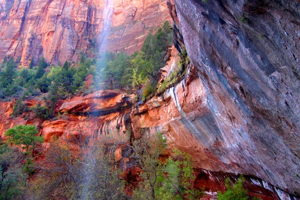 Nižší Smaragdového bazénu vodopád utah — Stock fotografie