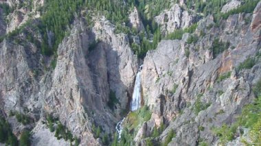 Wyoming'de bucking katır düşüyor